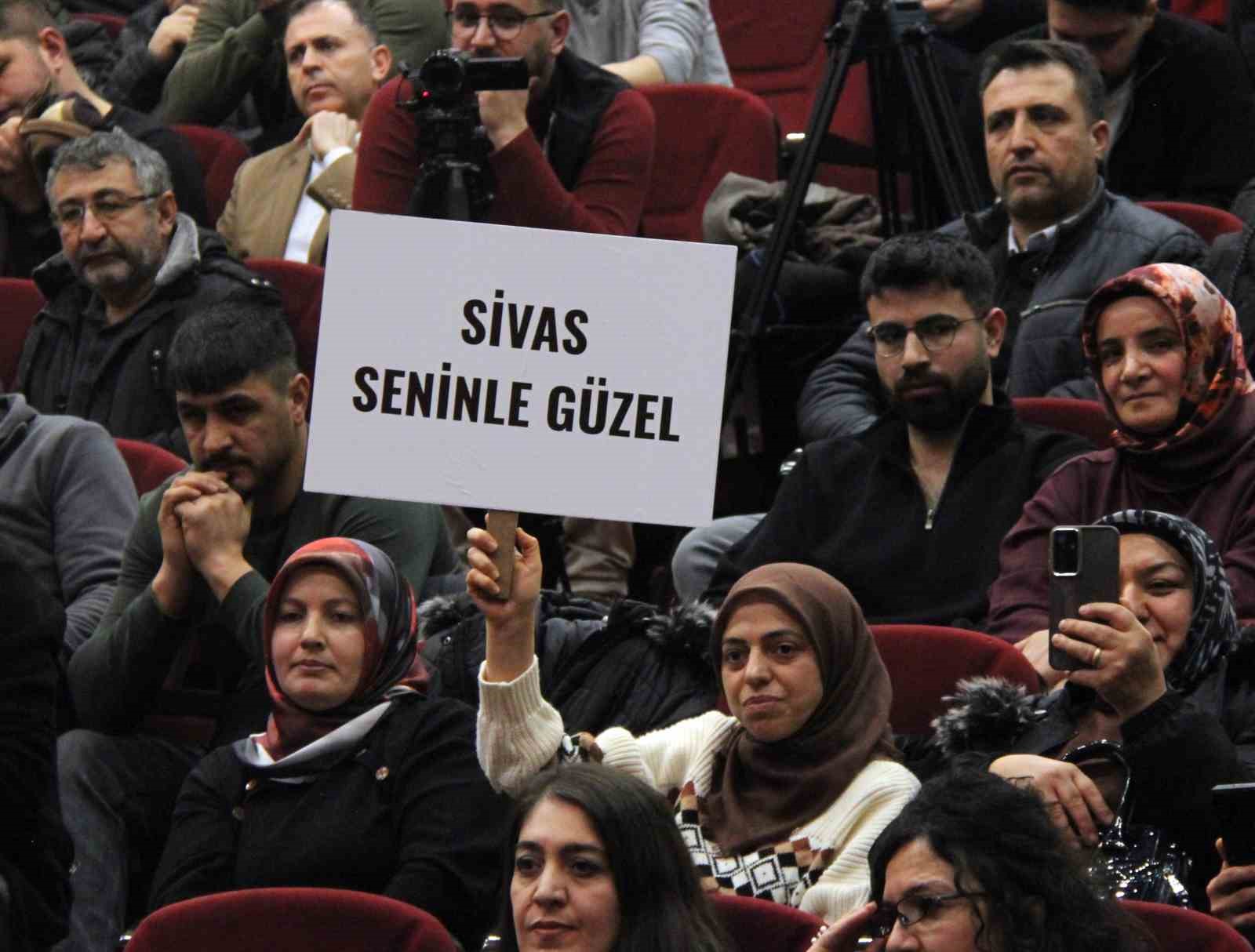 HAK-İŞ Genel Başkanı Arslan: "Bizim kültürümüzde insanların en hayırlısı, insanlara hizmet edendir"
