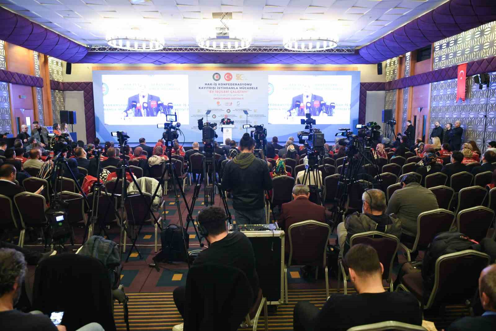 HAK-İŞ Genel Başkanı Mahmut Arslan: "Taşeronda tarih yazdık, şimdi sıra ev işçilerinin haklarında"
