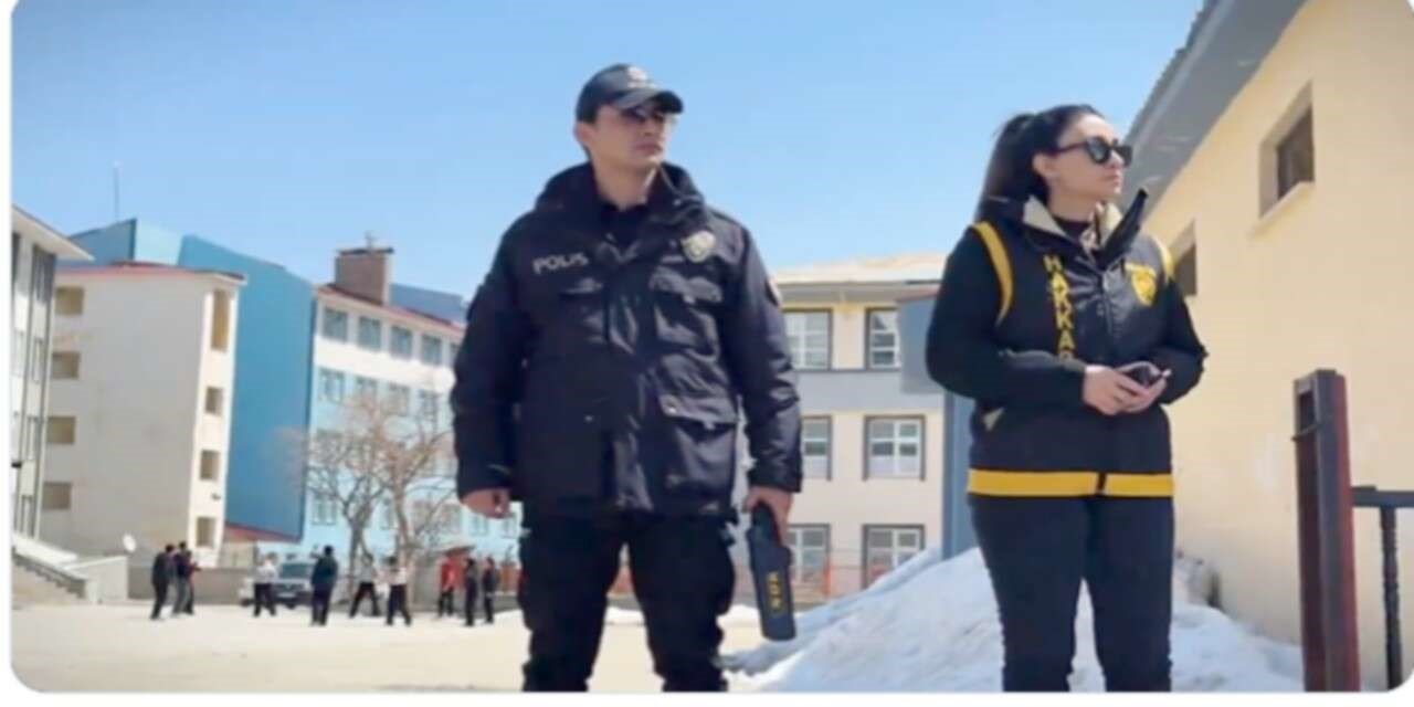 Hakkâri emniyetinden okullarda güvenlik seferberliği
