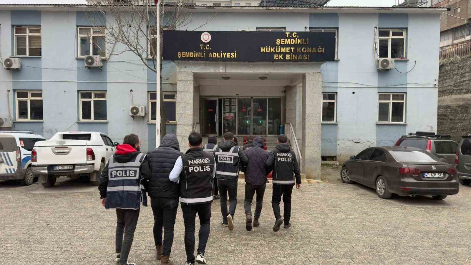 Hakkâri’de aranan 12 şahıs yakalandı
