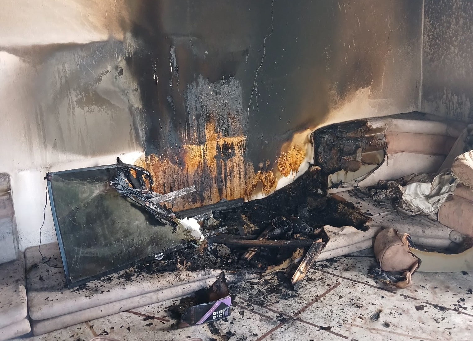 Hakkari’de ev yangını
