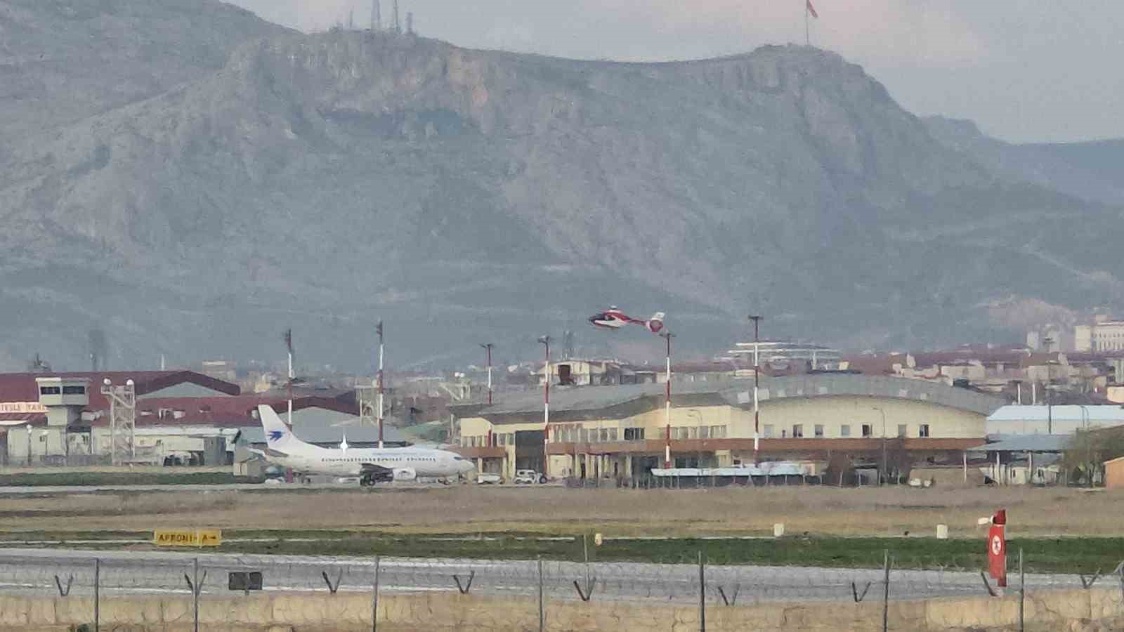 Hakkari’de yenidoğan prematüre bebek ambulans helikopterle Van’a getirildi
