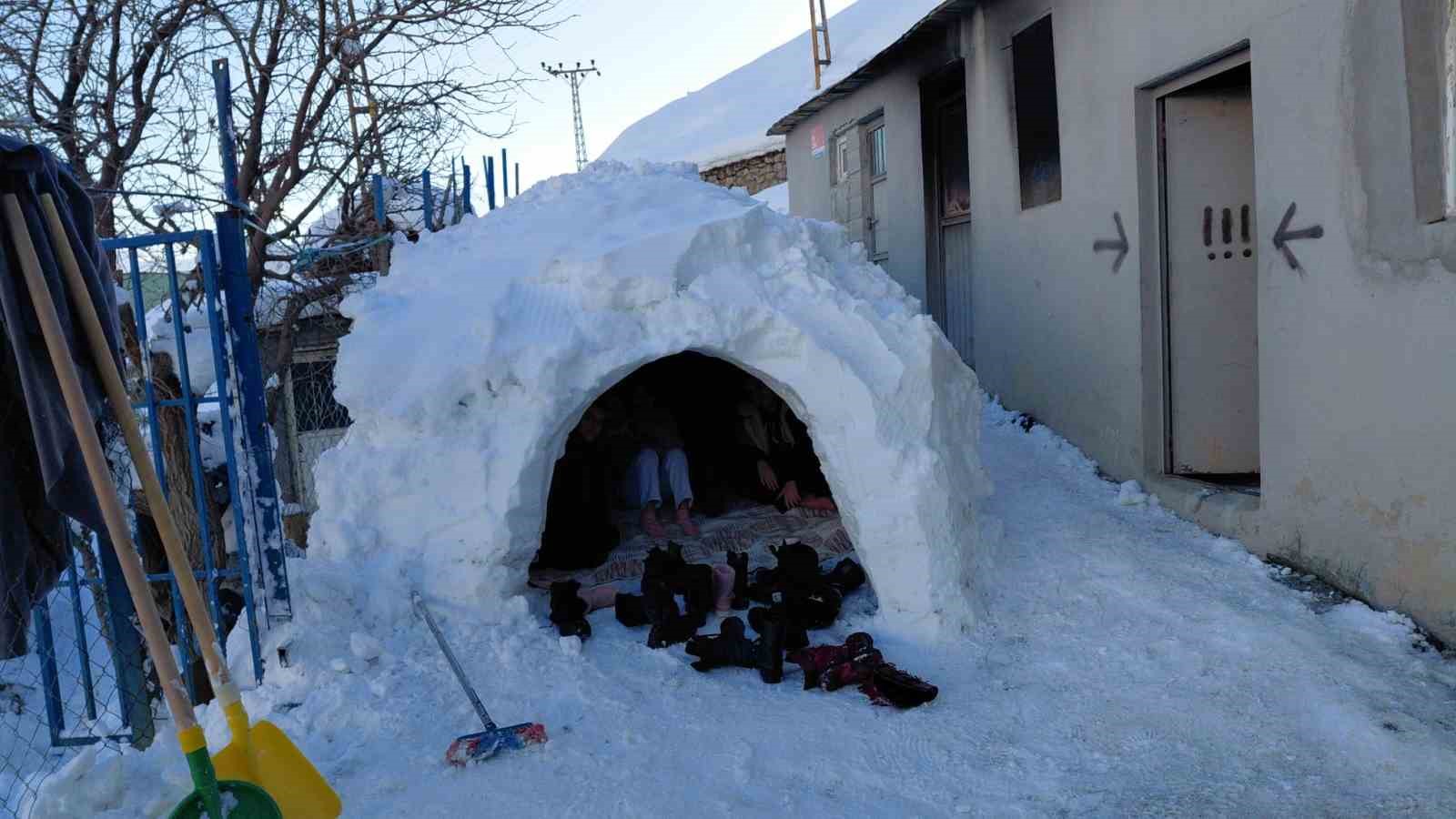 Hakkarili Yunus’tan iglo evi
