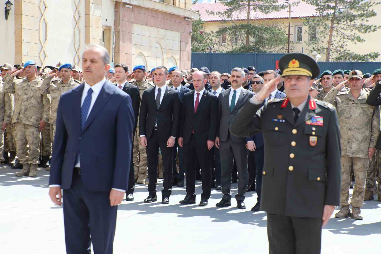 Hakkâri’nin kurtuluşu törenlerle kutlandı
