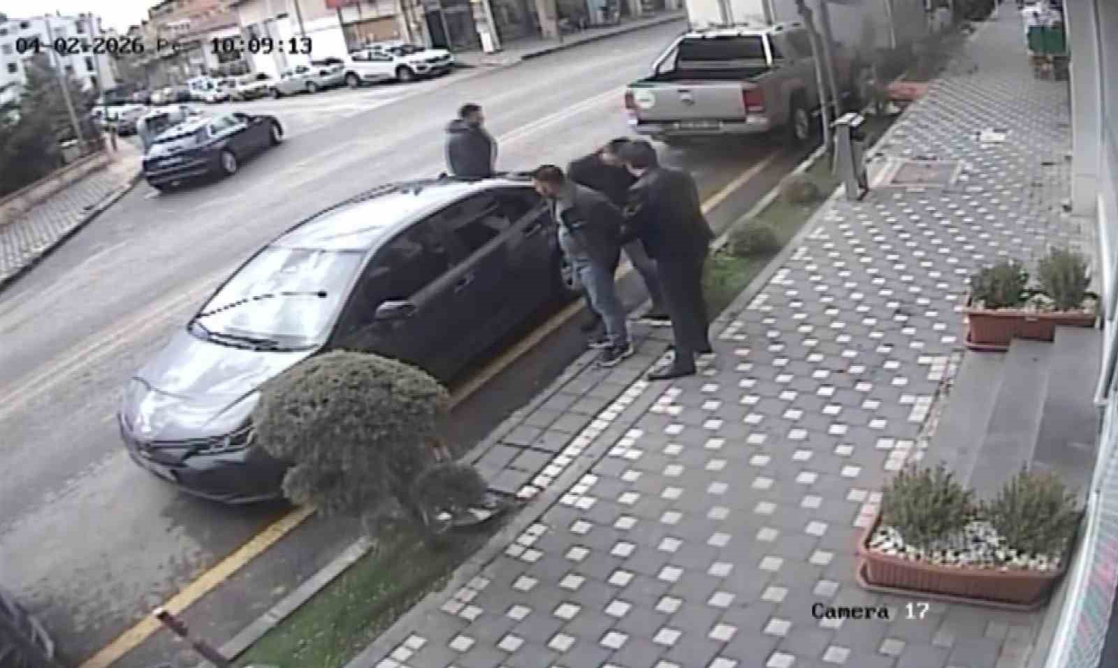 "Hakkımı alamadım" dedi, aldığı paralar ile birlikte Nevşehir’de yakalandı
"Hakkımı alamadım" dedi, aldığı paralar ile birlikte Nevşehir’de yakalandı