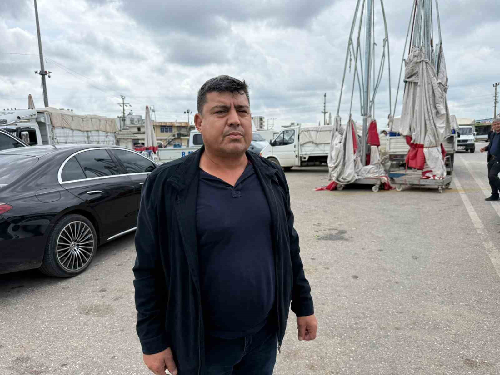 Halde anahtarı üzerinde bırakılan biber yüklü kamyonet çalındı
