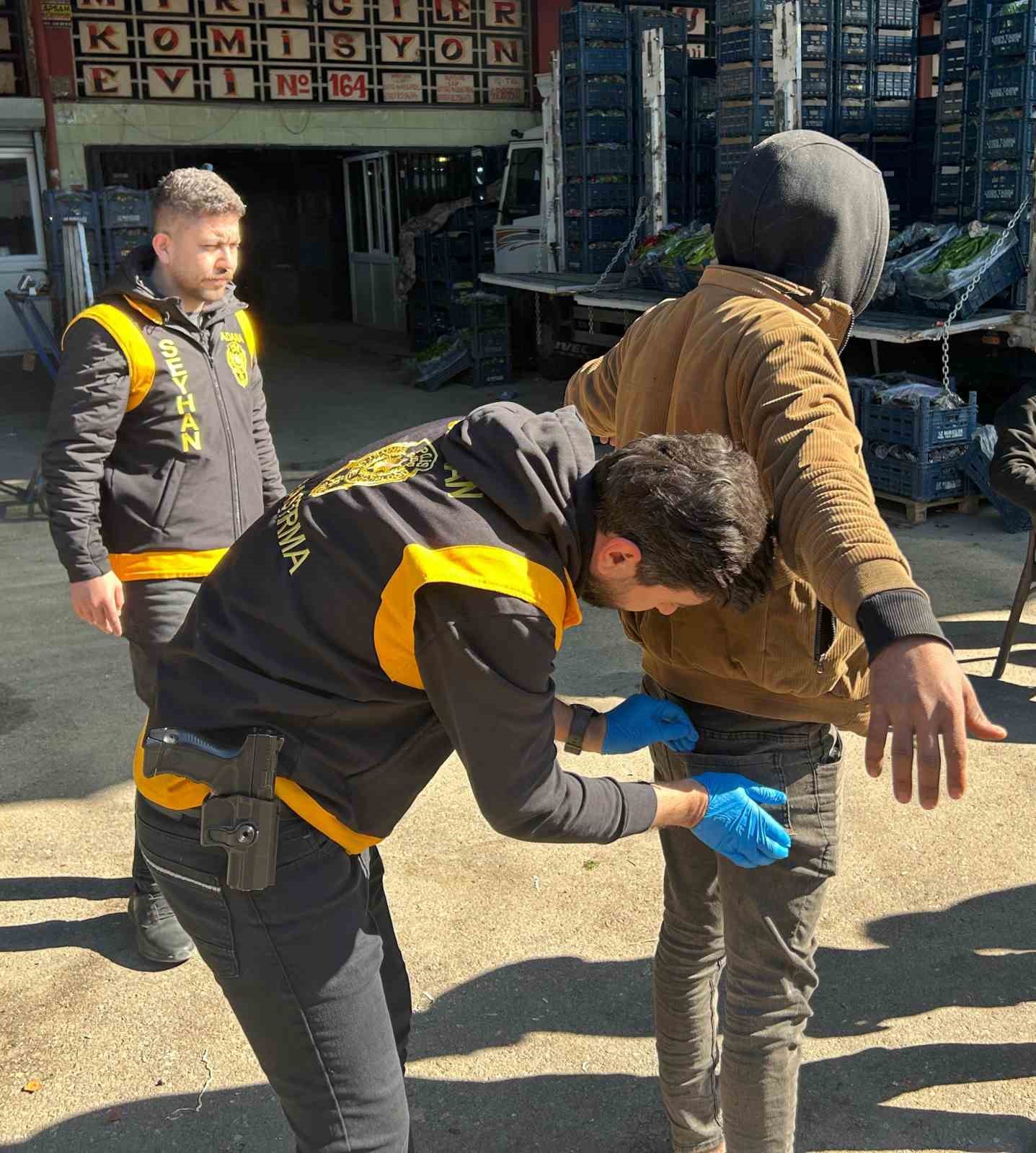 Halde sıkı denetim: 16 kaçak göçmen sınır dışı edildi
