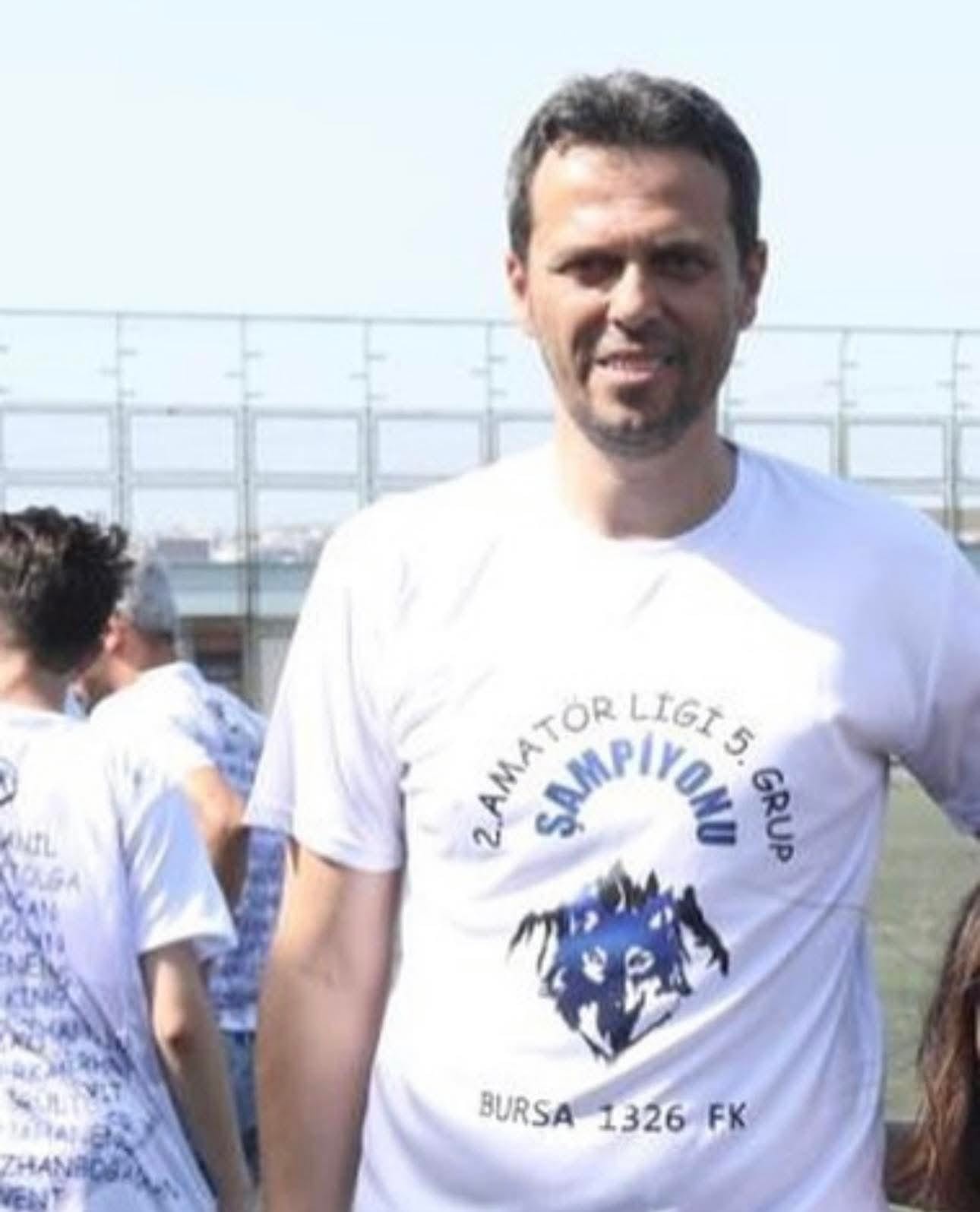 Halı sahada kalp krizi geçiren eski futbolcunun o anları ortaya çıktı
