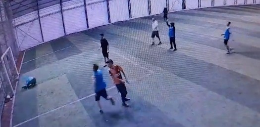 Halı sahada yürek yakan ölüm: Kaleci top darbesi sonrası hayatını kaybetti
