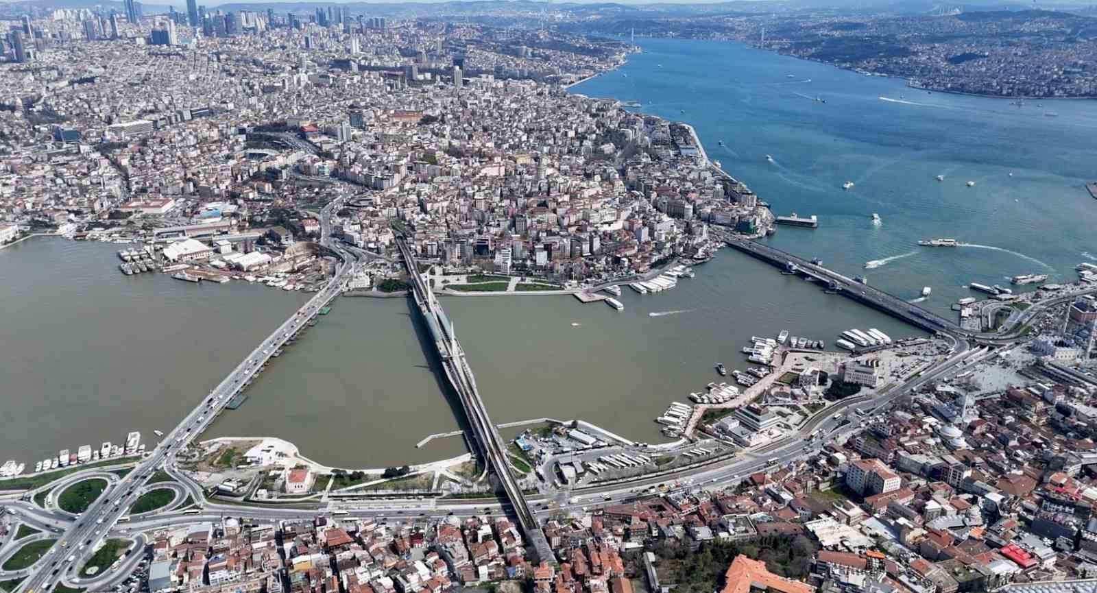 Haliç’te alarm: Yağmur sularıyla taşınan kirlilik balık ölümlerine yol açabilir
Haliç’te alarm: Yağmur sularıyla taşınan kirlilik balık ölümlerine yol açabilir