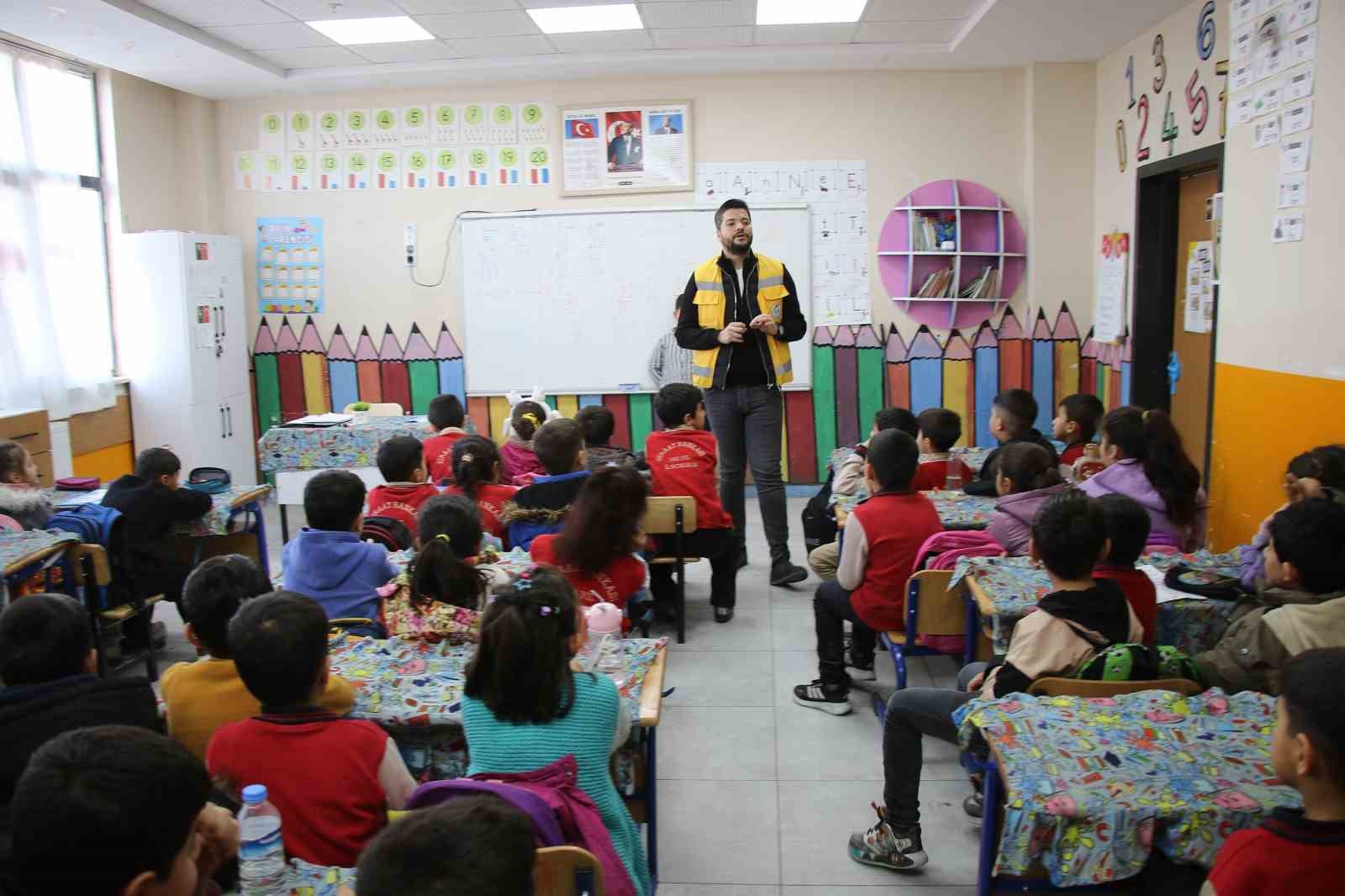 Haliliye Belediyesi’nden öğrencilere farkındalık eğitimi
