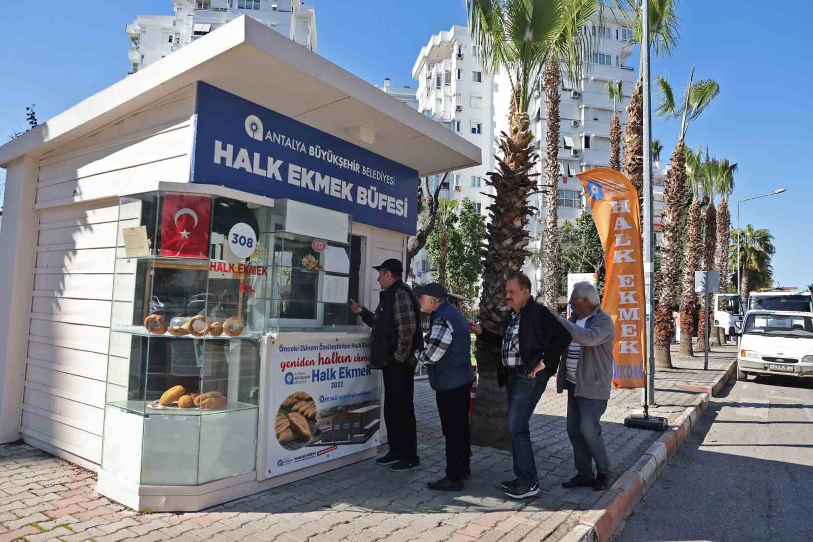 Halk ekmek 2025 yılında 5 milyon adet üretim yaptı
Halk ekmek 2025 yılında 5 milyon adet üretim yaptı