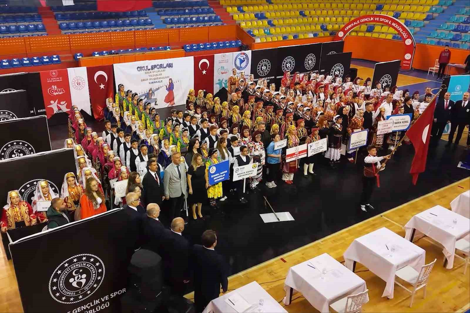 Halk oyunları yarışmasında hünerler sergilendi, kültürel değerler tanıtıldı
