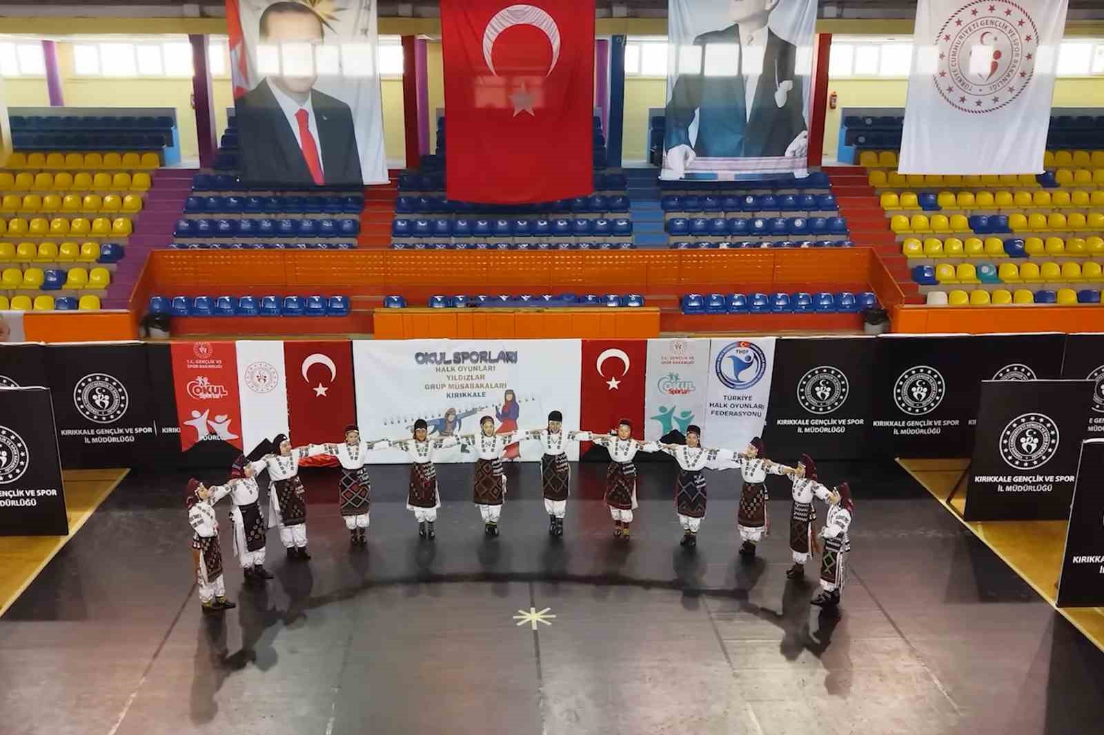 Halk oyunları yarışmasında hünerler sergilendi, kültürel değerler tanıtıldı
