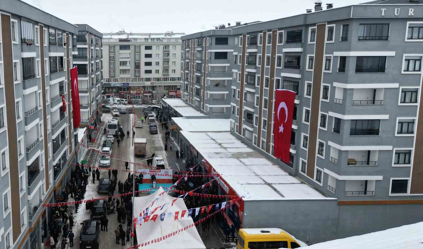 Halk Pazarı’nın 12’nci şubesi Aşkale’de açıldı
Halk Pazarı’nın 12’nci şubesi Aşkale’de açıldı