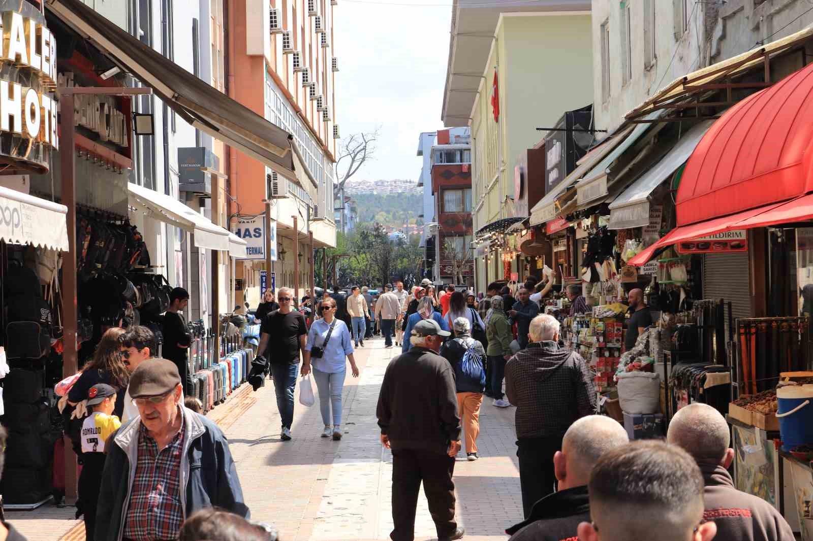 Hamamyolu’nda bahar yoğunluğu: İğne atsan yere düşmüyor

