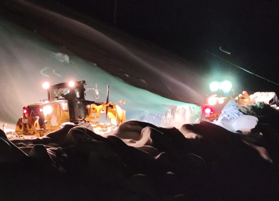 Hamile kadın 5.5 saatlik çalışmayla hastaneye ulaştırıldı
