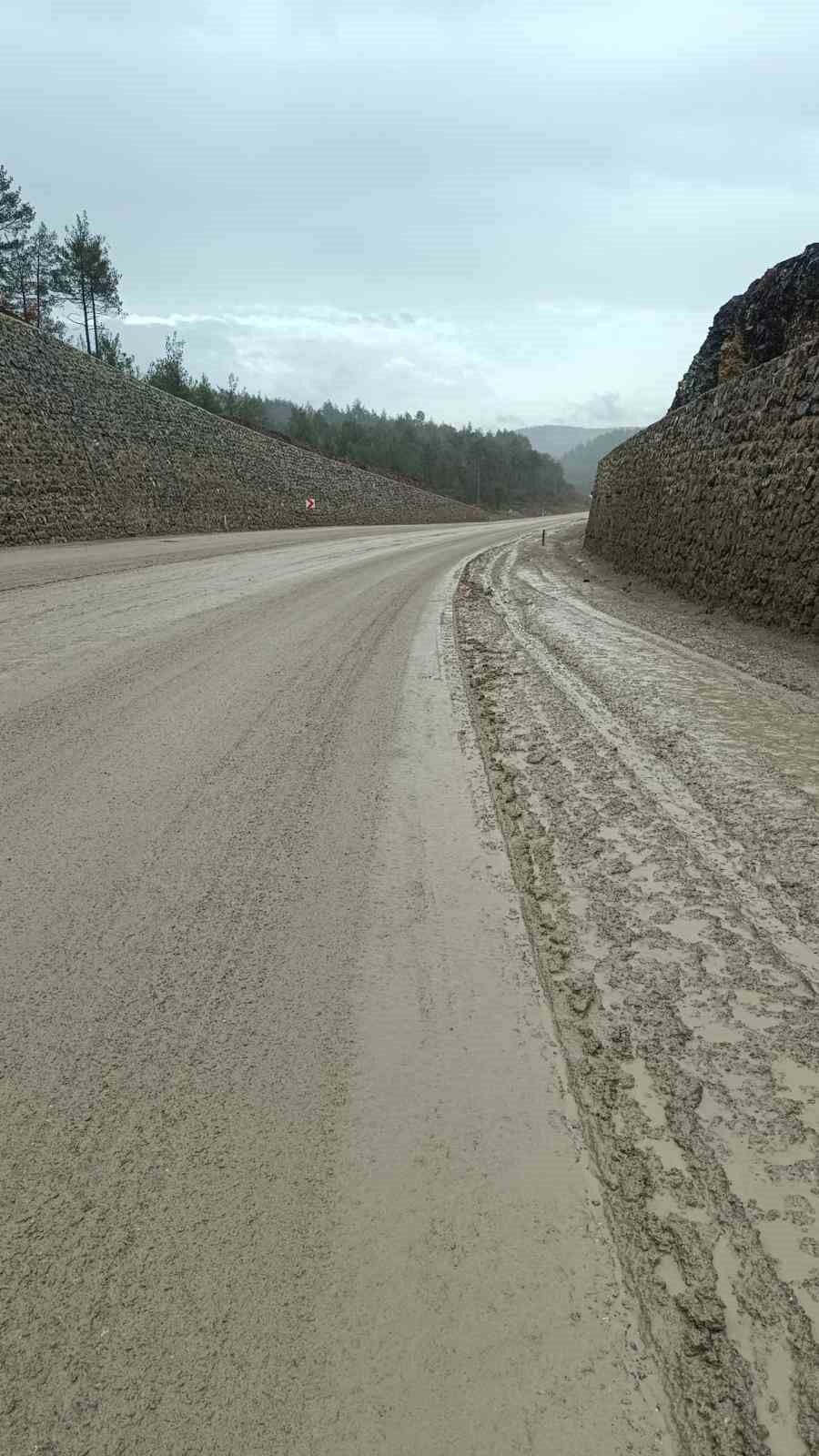Harmancık yolunun bitmeyen çilesi
