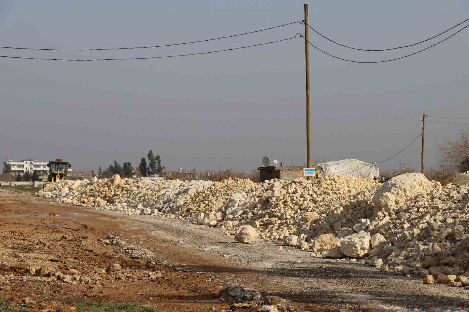 Harran Ovası’nda yol çilesi tarihe karışıyor
