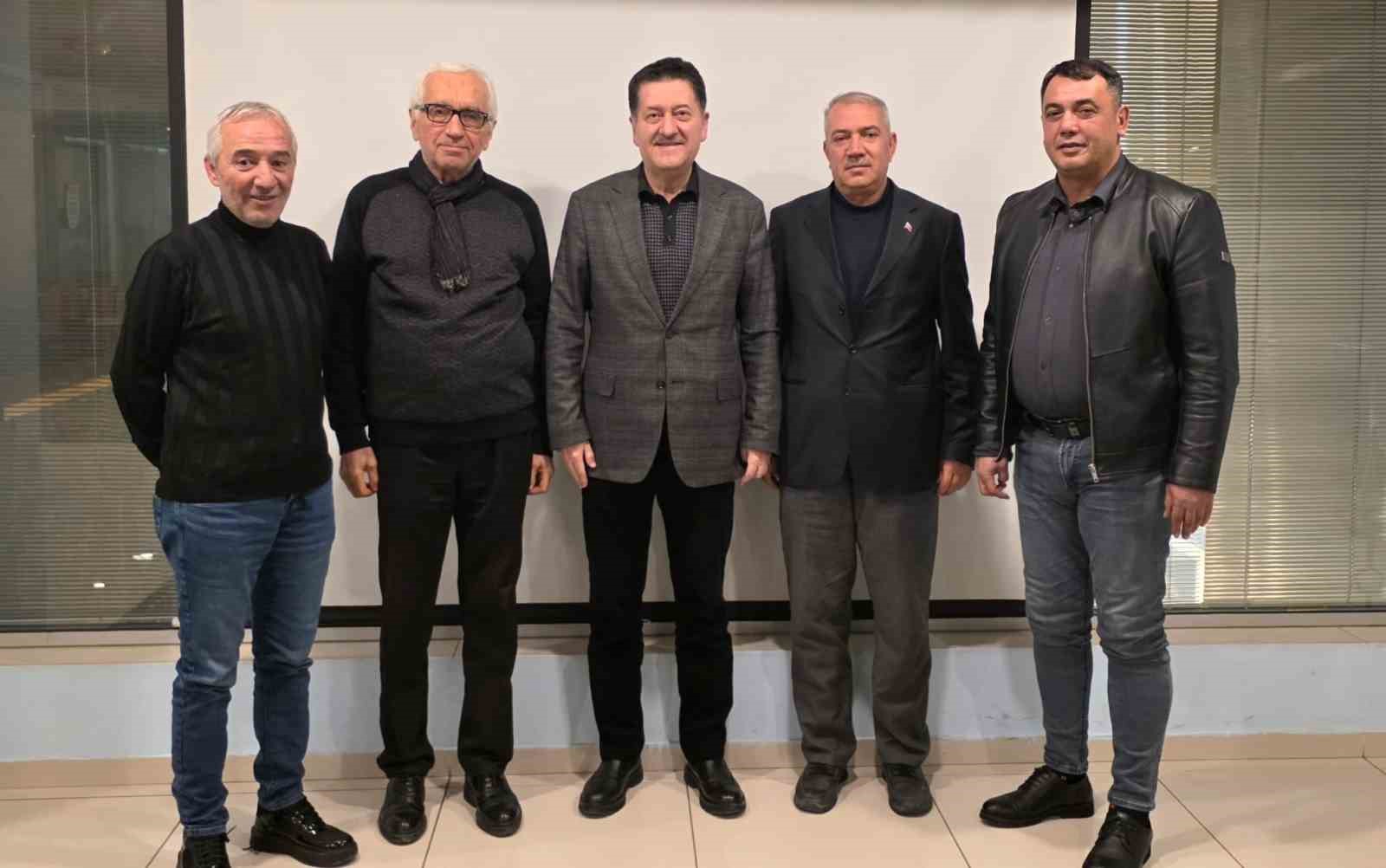 Hasan Fehmi Kinay: "Kütahya’da ortaklık kültürünü güçlendirmeliyiz"
Hasan Fehmi Kinay: "Kütahya’da ortaklık kültürünü güçlendirmeliyiz"