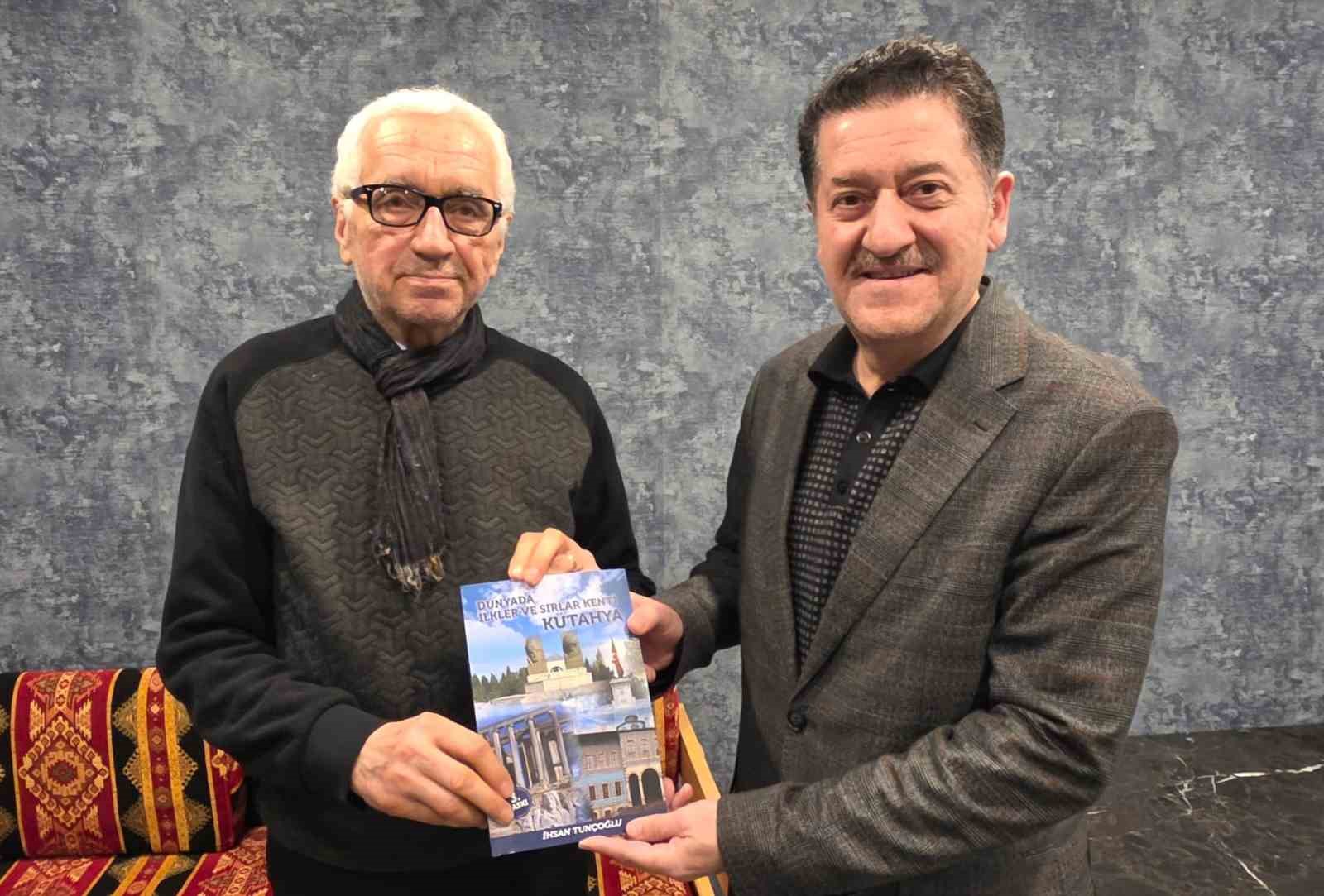 Hasan Fehmi Kinay: "Kütahya’da ortaklık kültürünü güçlendirmeliyiz"
Hasan Fehmi Kinay: "Kütahya’da ortaklık kültürünü güçlendirmeliyiz"