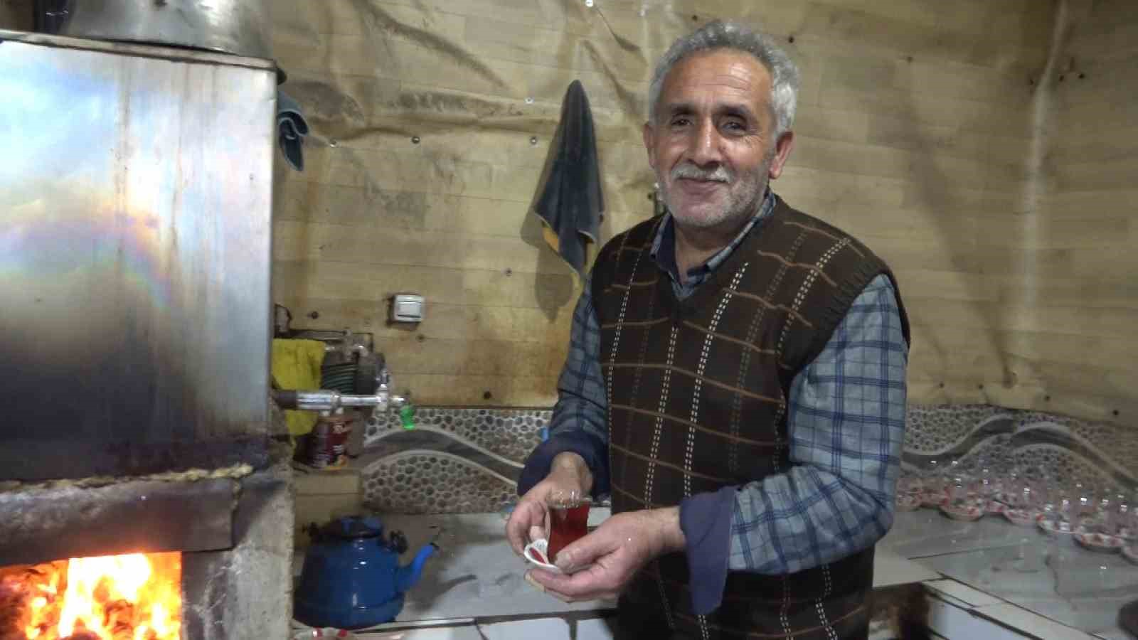 Hasköy’de 40 yıllık çay evi: Kağıt oyunu yok, satranç var
Hasköy’de 40 yıllık çay evi: Kağıt oyunu yok, satranç var