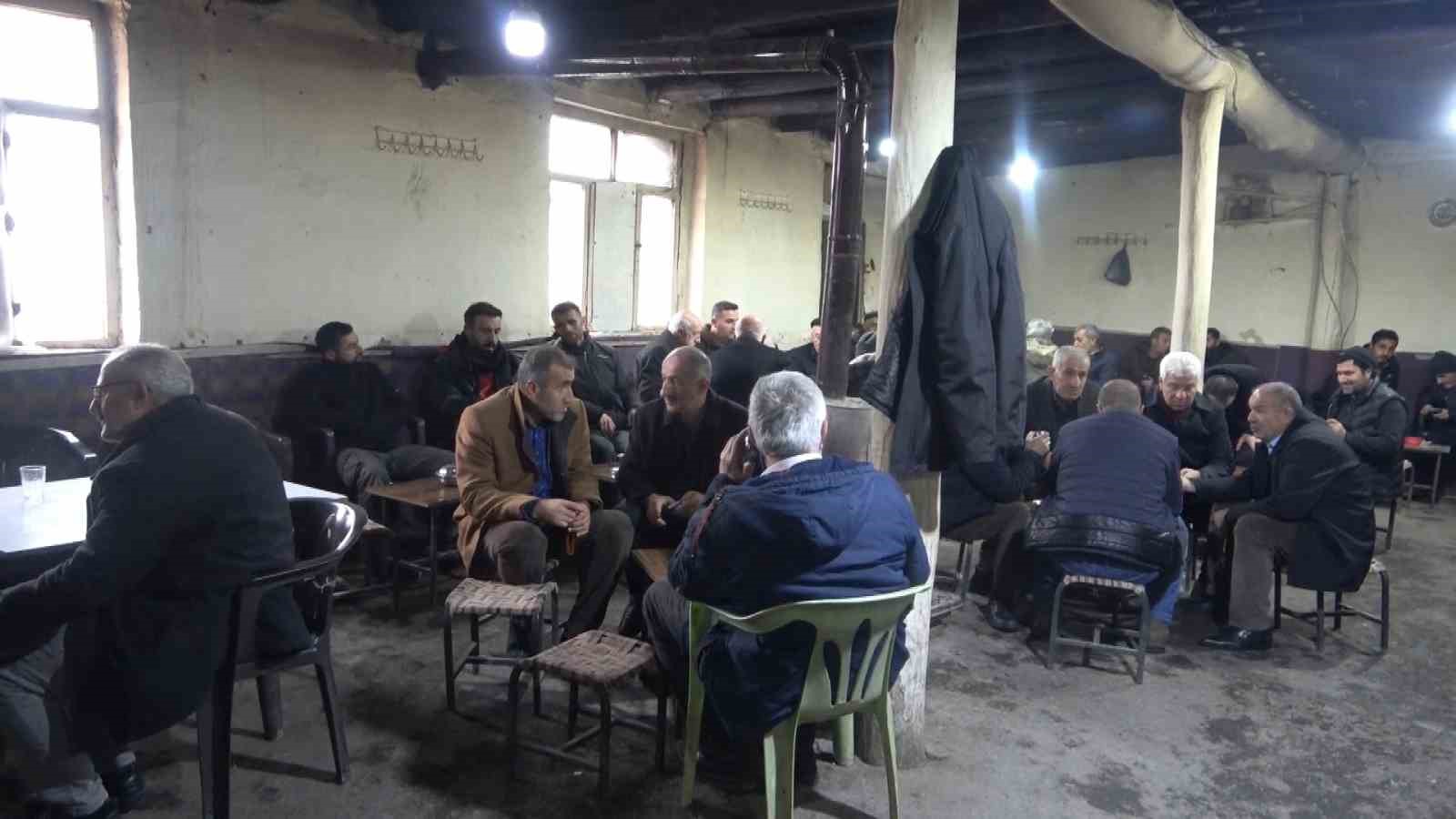 Hasköy’de 40 yıllık çay evi: Kağıt oyunu yok, satranç var
Hasköy’de 40 yıllık çay evi: Kağıt oyunu yok, satranç var