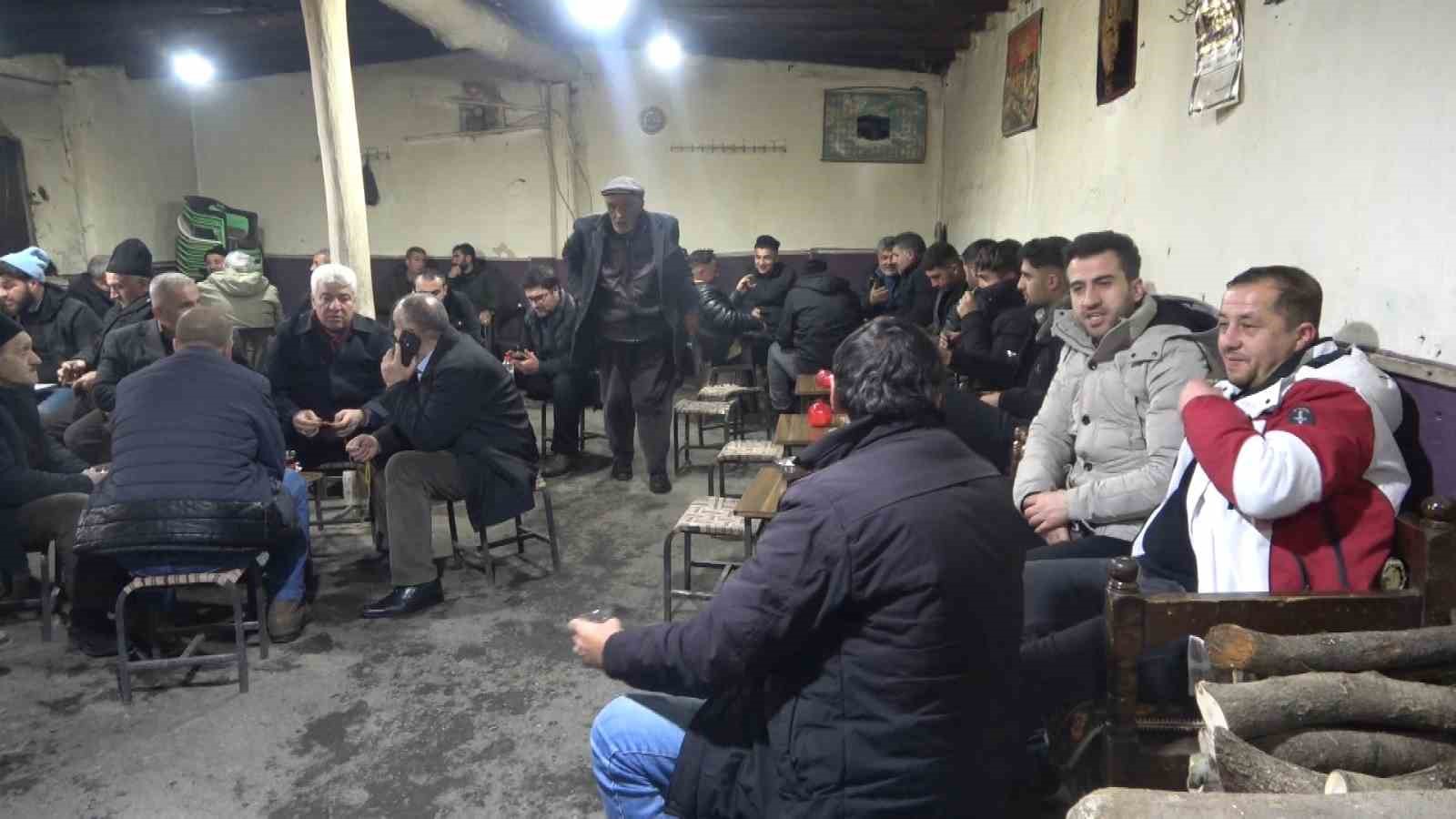 Hasköy’de 40 yıllık çay evi: Kağıt oyunu yok, satranç var
Hasköy’de 40 yıllık çay evi: Kağıt oyunu yok, satranç var