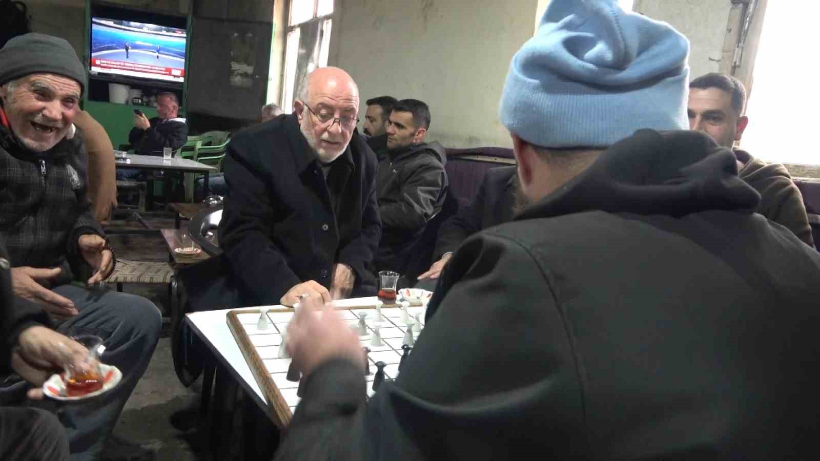 Hasköy’de 40 yıllık çay evi: Kağıt oyunu yok, satranç var
Hasköy’de 40 yıllık çay evi: Kağıt oyunu yok, satranç var