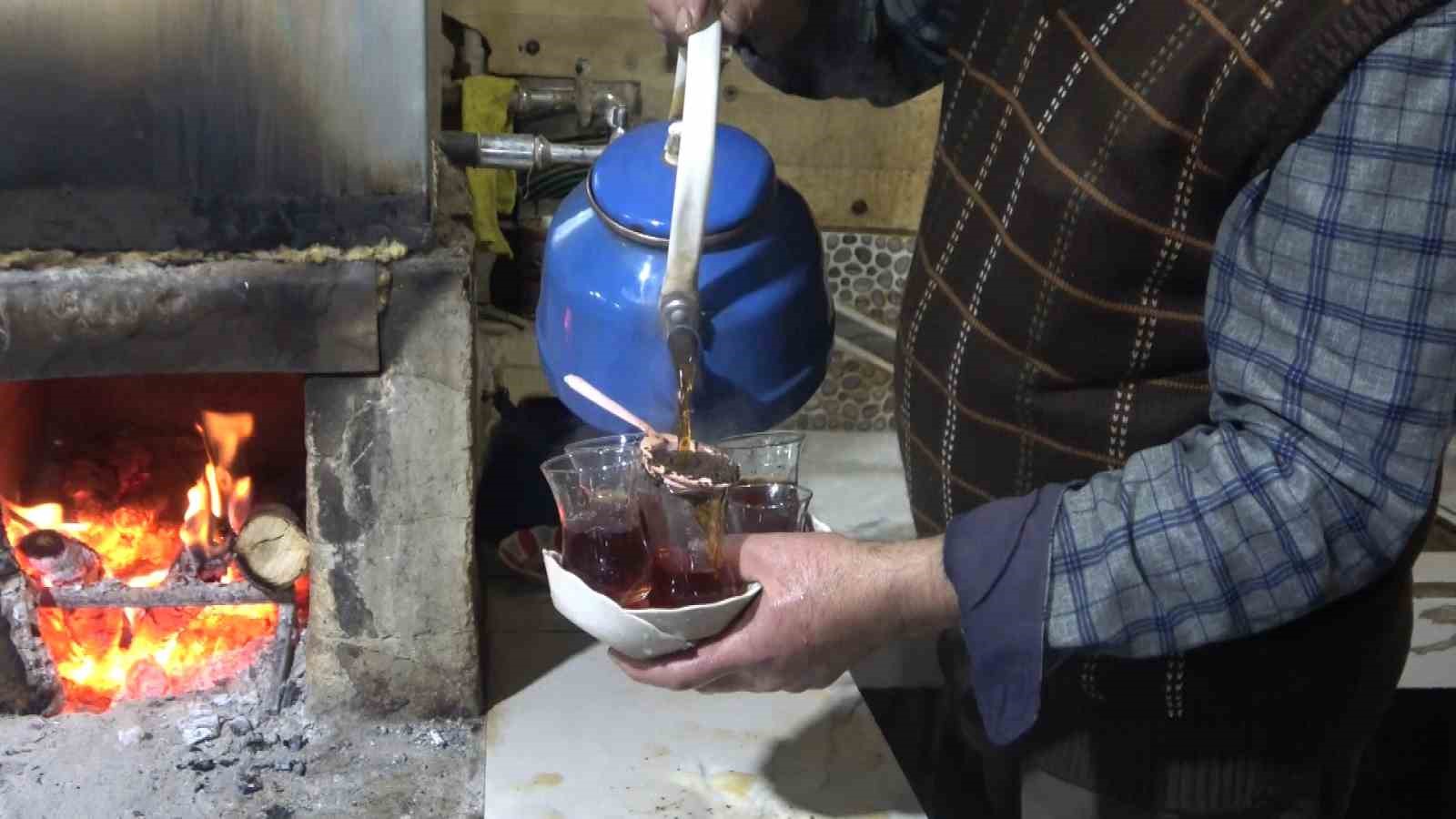 Hasköy’de 40 yıllık çay evi: Kağıt oyunu yok, satranç var
Hasköy’de 40 yıllık çay evi: Kağıt oyunu yok, satranç var