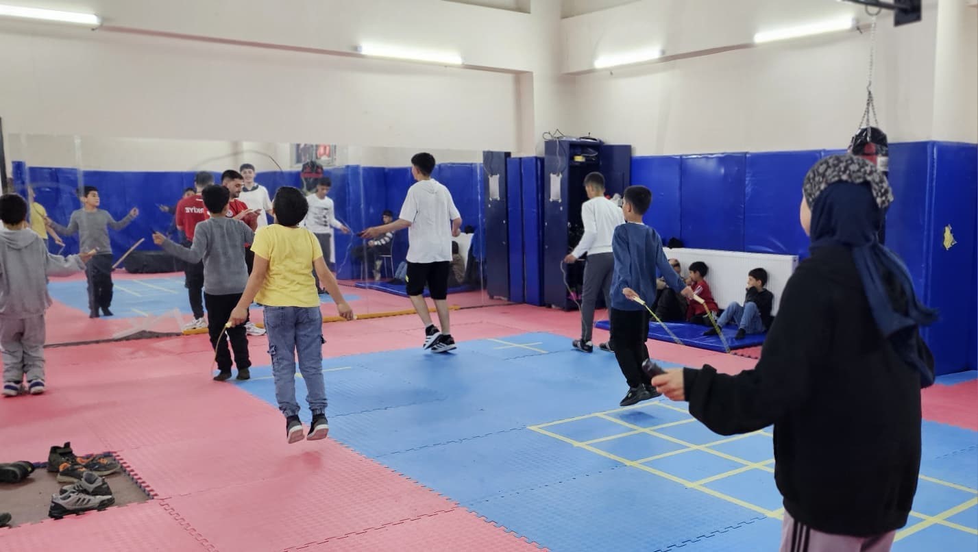 Hasköy’de boks yapan tek kızın en büyük destekçisi babası oldu
