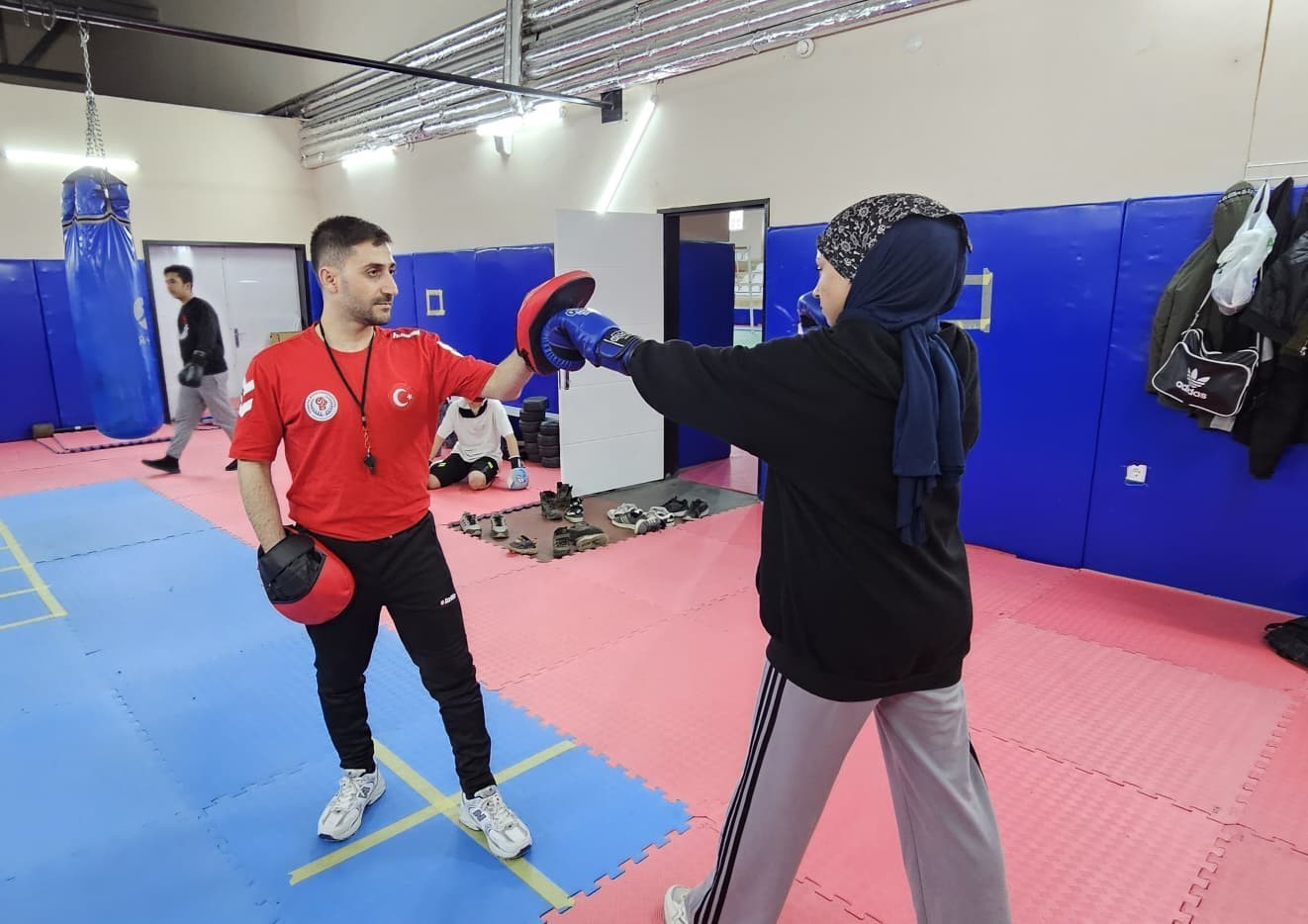 Hasköy’de boks yapan tek kızın en büyük destekçisi babası oldu
