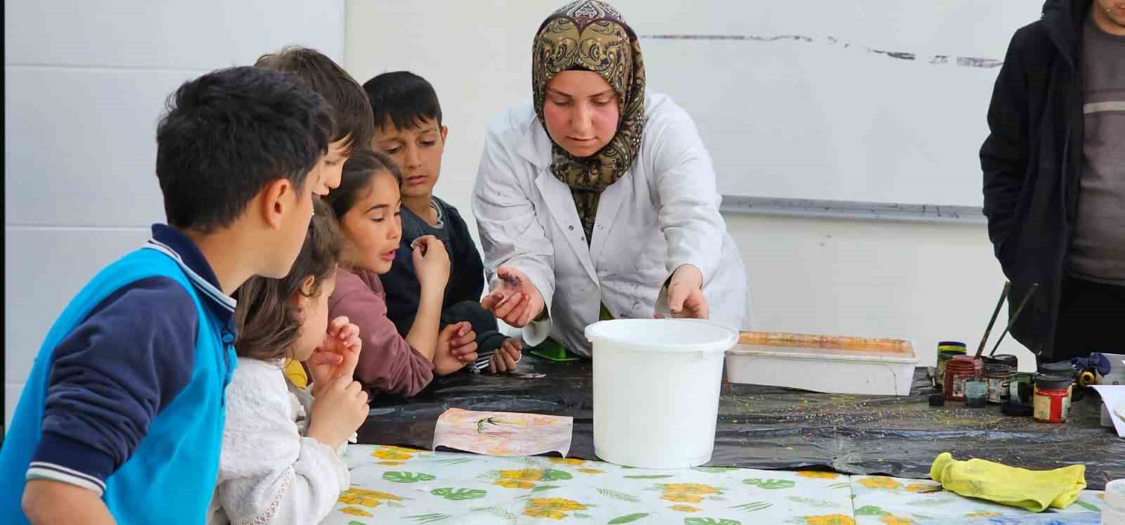 Hasköy’de ebru sanatına yoğun ilgi
