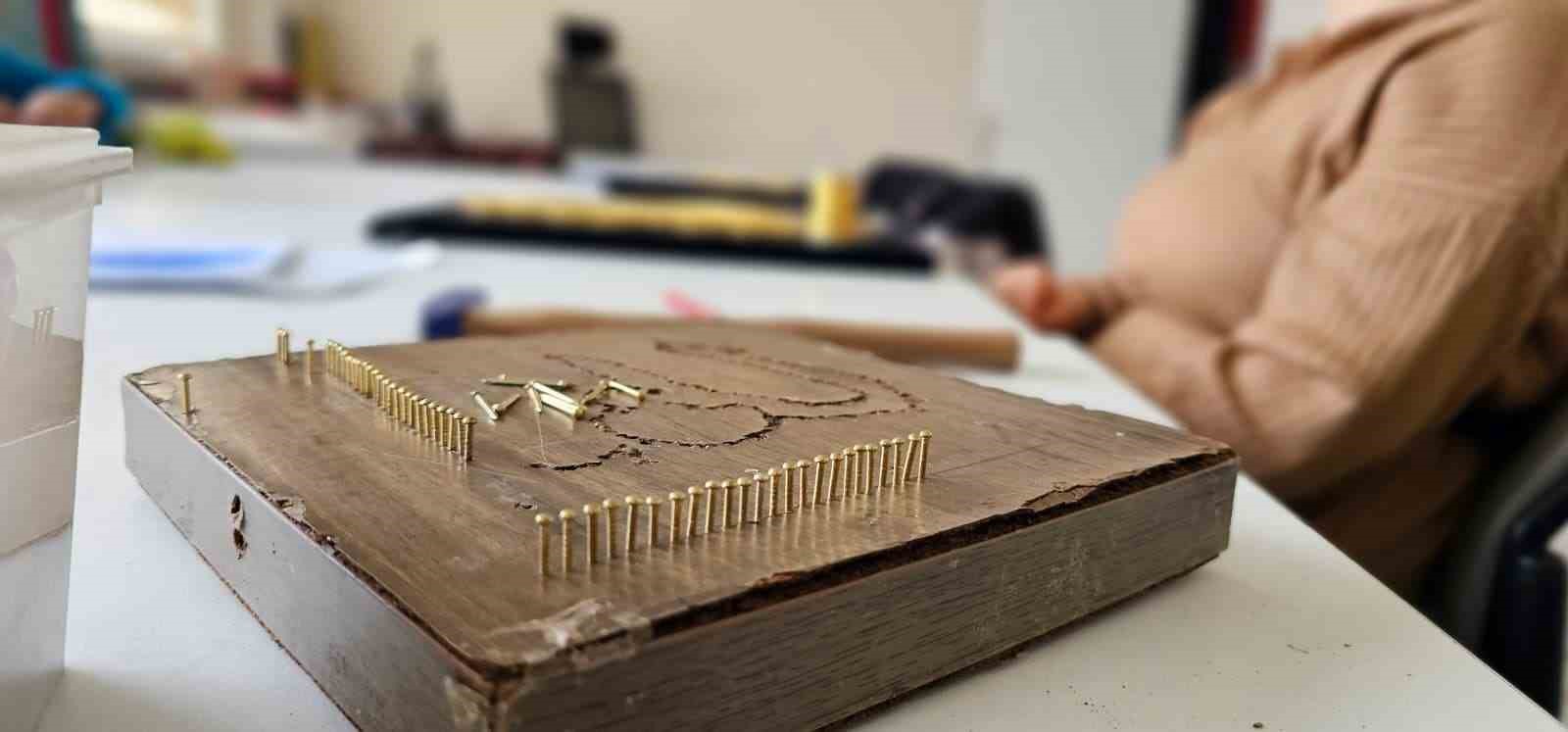 Hasköy’de gençler filografi sanatıyla hem hobi ediniyor hem meslek öğreniyor
