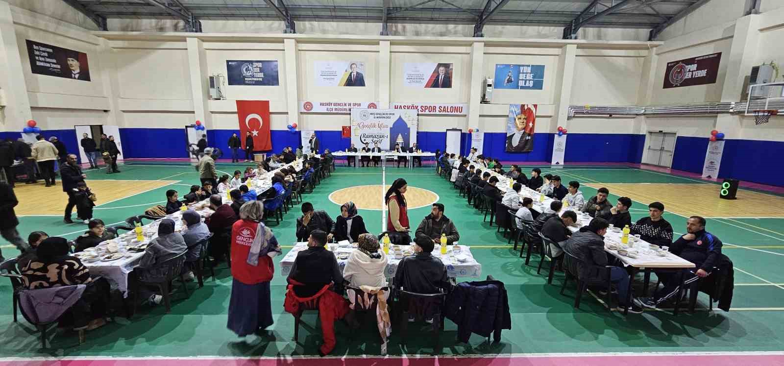 Hasköy’de gençler iftar programında buluştu
