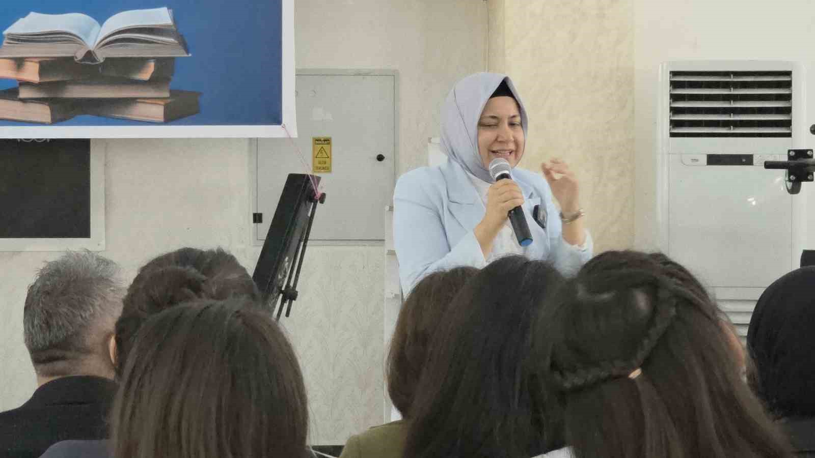 Hassalı yazarın söyleşisi hemşerilerinden yoğun ilgi gördü
