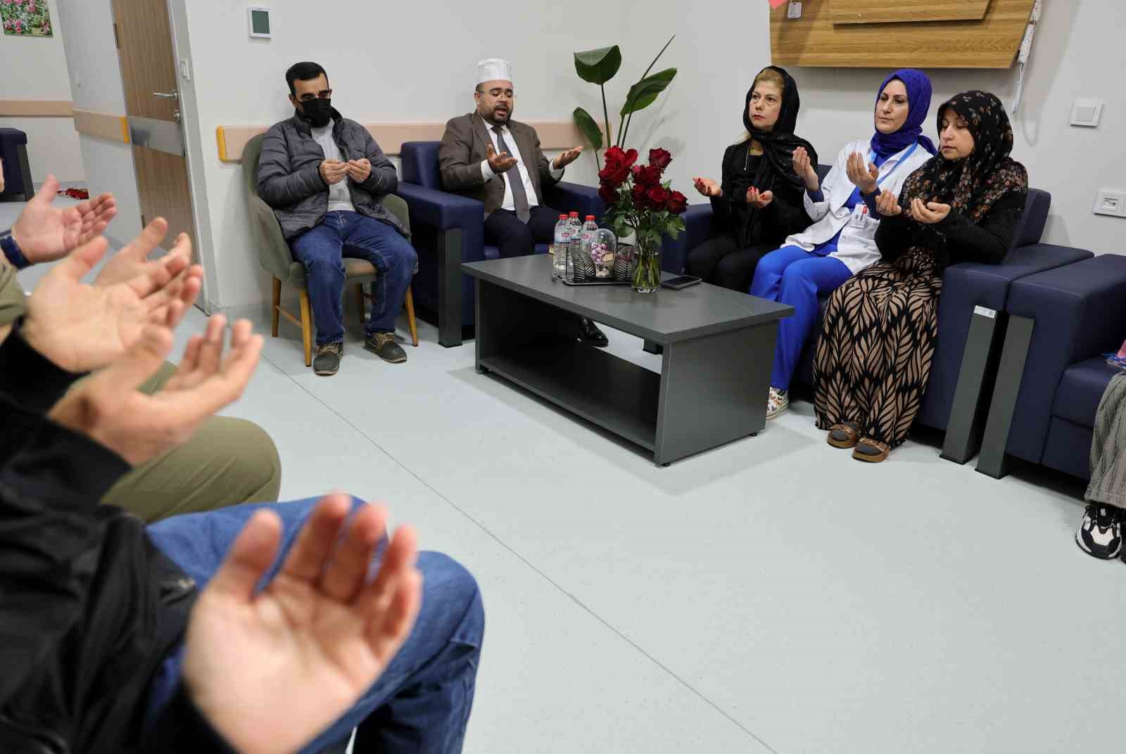 Hasta yakınlarına dualı manevi destek
