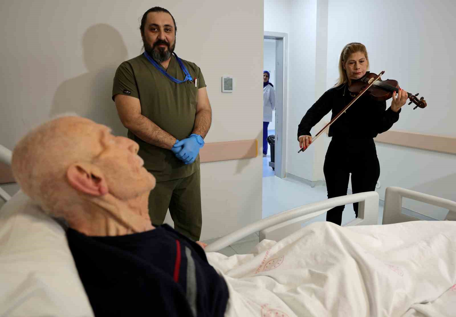 Hasta yakınlarına dualı manevi destek
