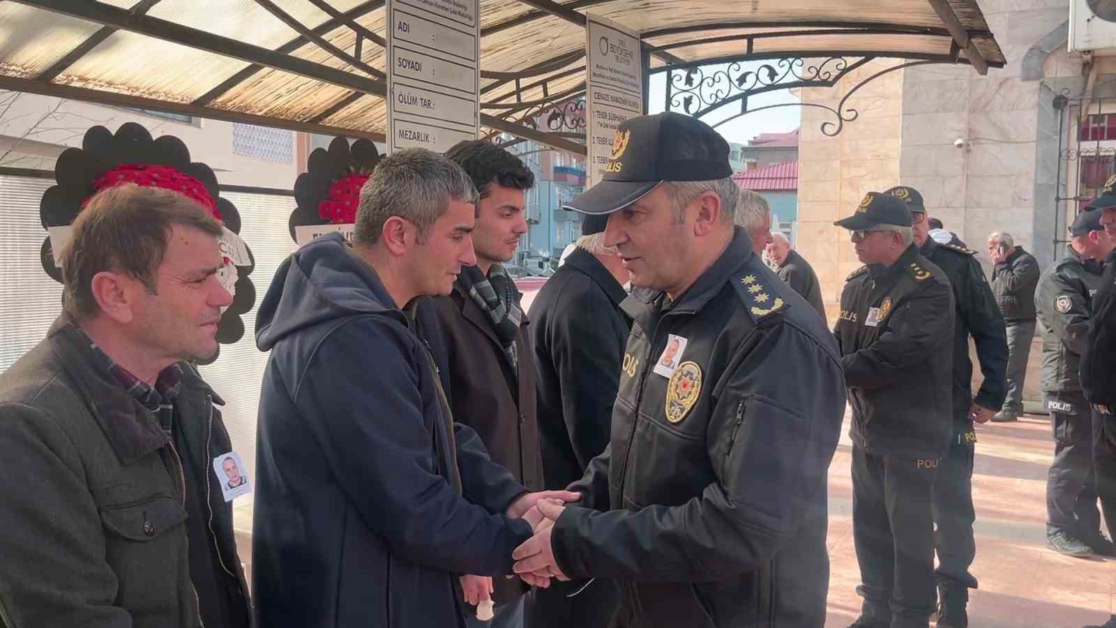 Hastalığı nedeniyle hayatını kaybeden emniyet personeli son yolculuğuna uğurlandı
