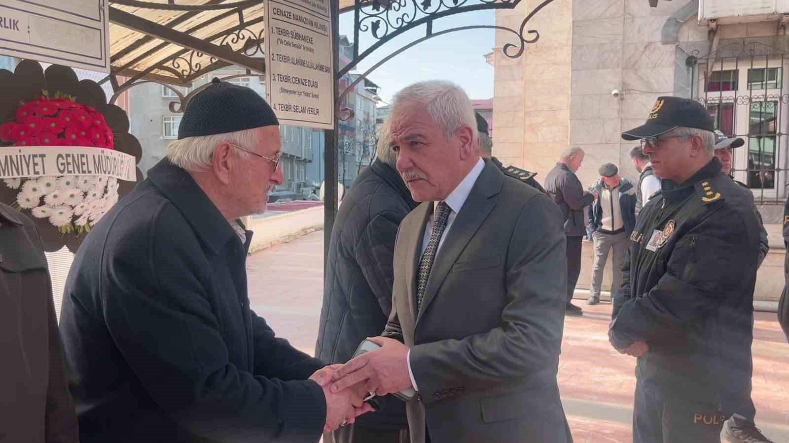 Hastalığı nedeniyle hayatını kaybeden emniyet personeli son yolculuğuna uğurlandı
