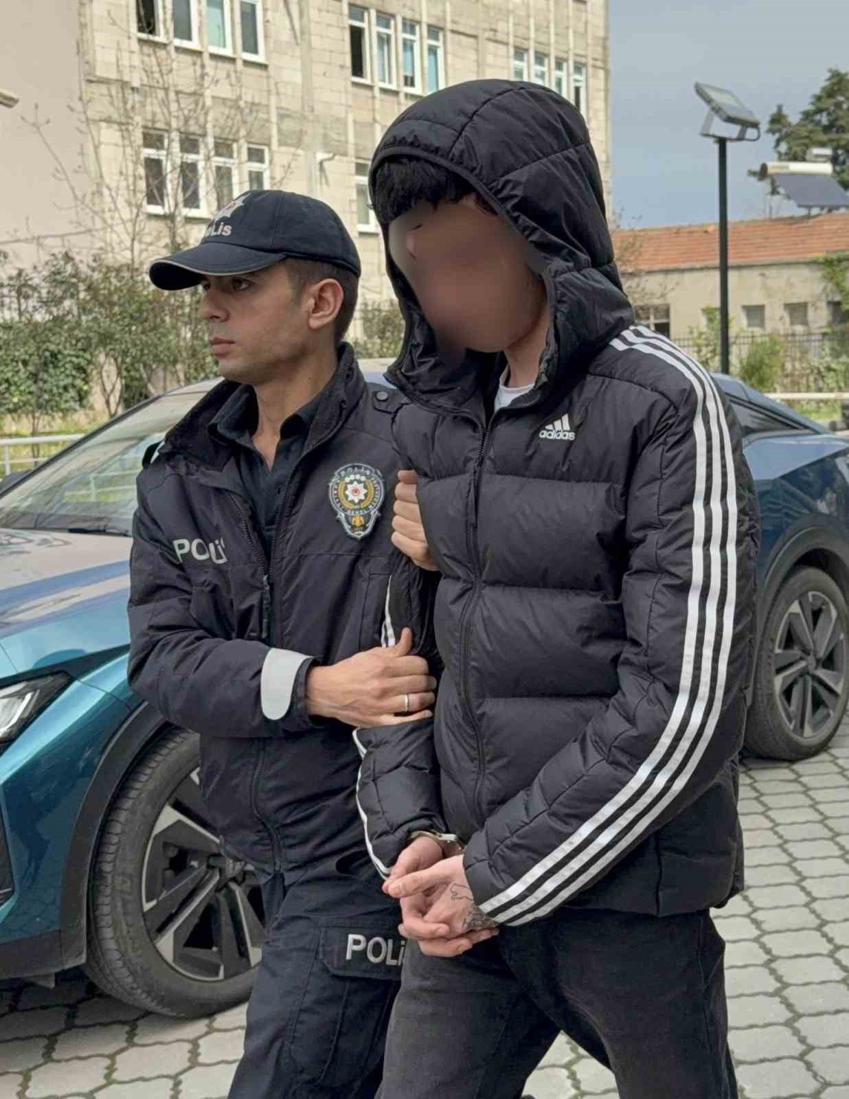 Hastane otoparkında bıçaklı kavga: 1 yaralı
