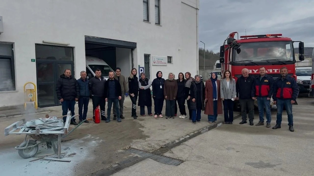 Hastane personeline yangına müdahale eğitimi
