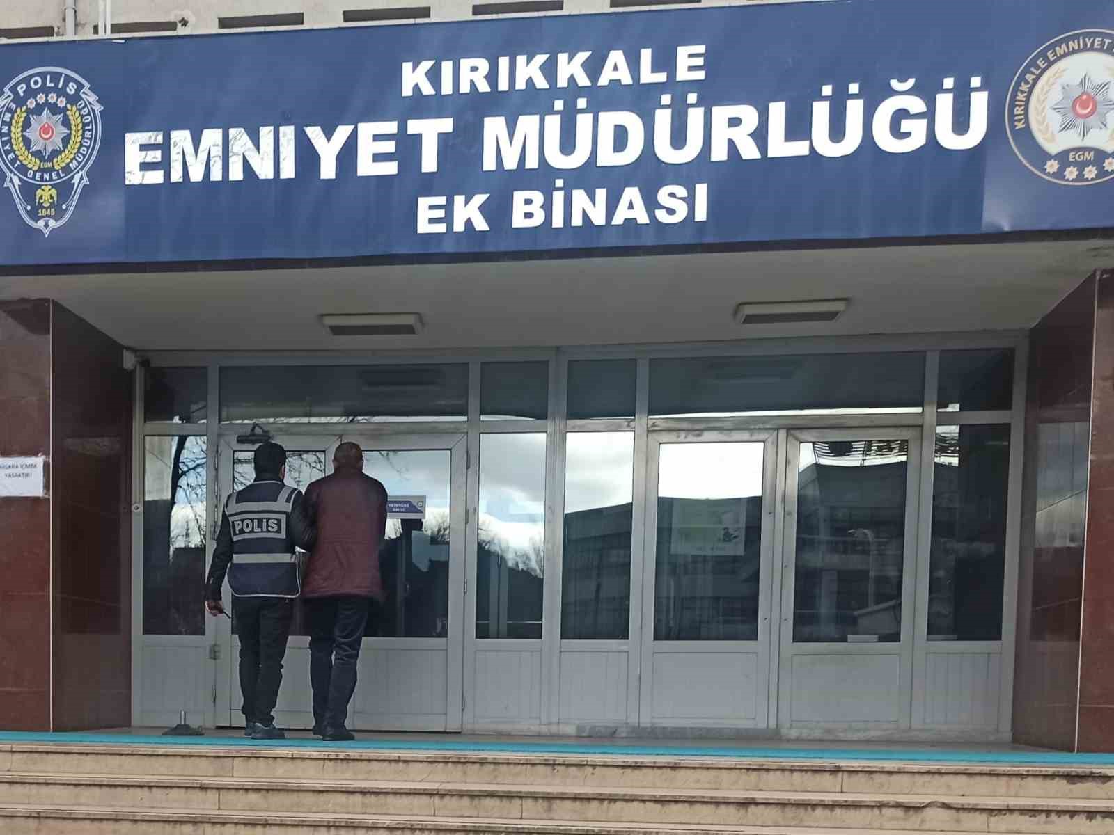 Hastanede güvenlik görevlisinin odasından para ve ziynet eşyası çalan şahıs tutuklandı
