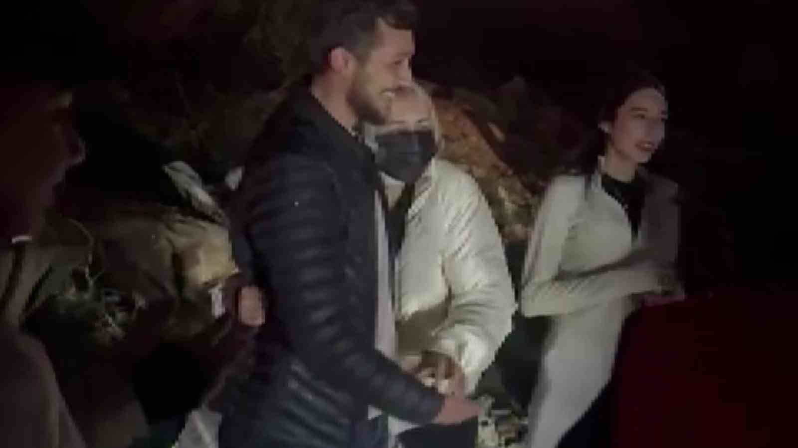 Hastanede tedavi gören kanser hastası kadına arkadaşlarından 8 Mart sürprizi
