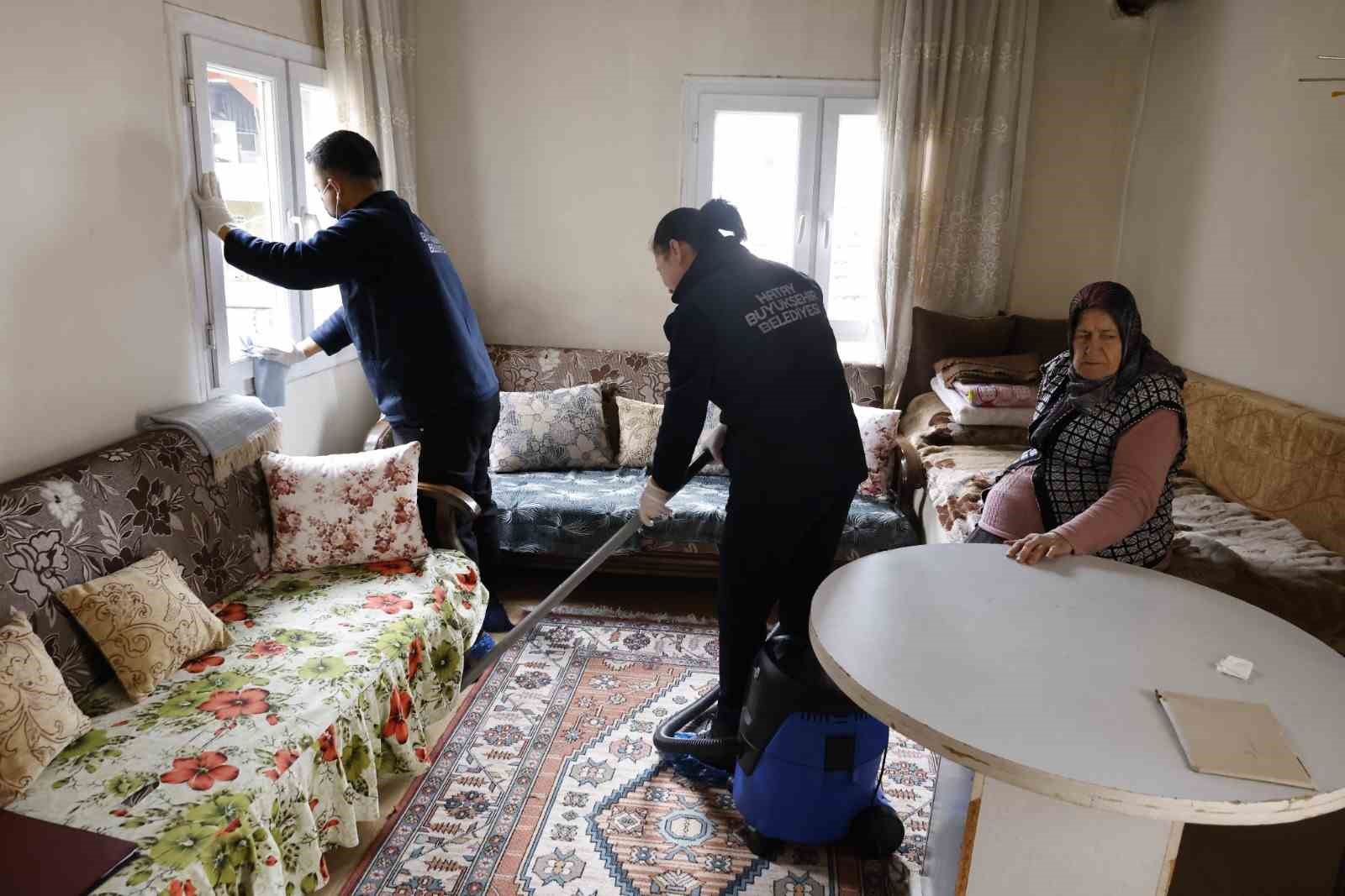 Hatay Büyükşehir Belediyesi, 6 bin 615 hanede temizlik yaptı
