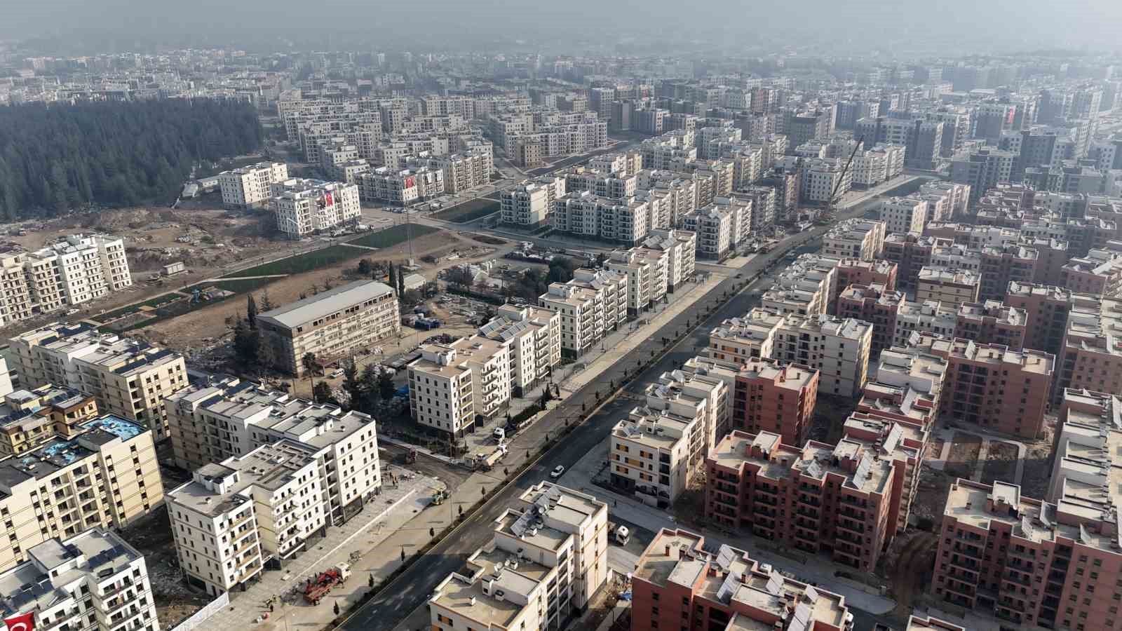 Hatay Büyükşehir Belediyesi kentin tarihinin yeniden yazılışında sahada varlığını hissettiriyor
