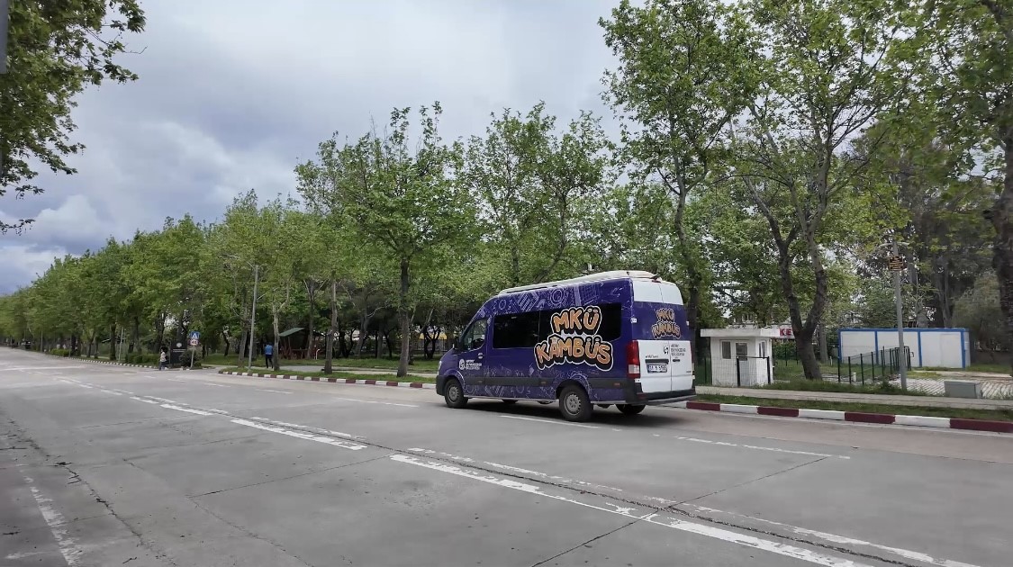 Hatay Büyükşehir Belediyesi, öğrencilerin ulaşımını kolaylaştıracak KAMBÜS’ü hizmete aldı
