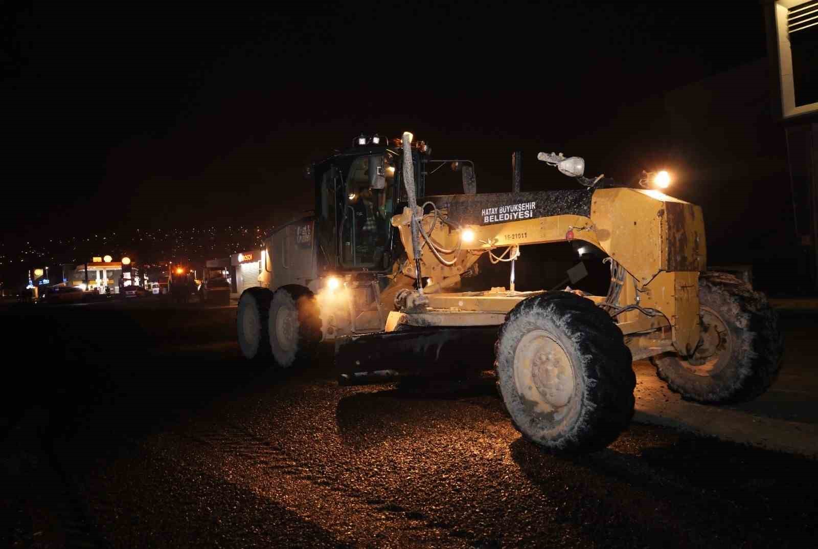 Hatay Büyükşehir Belediyesi ve Antakya Belediyesi’nden asfalt seferberliği
