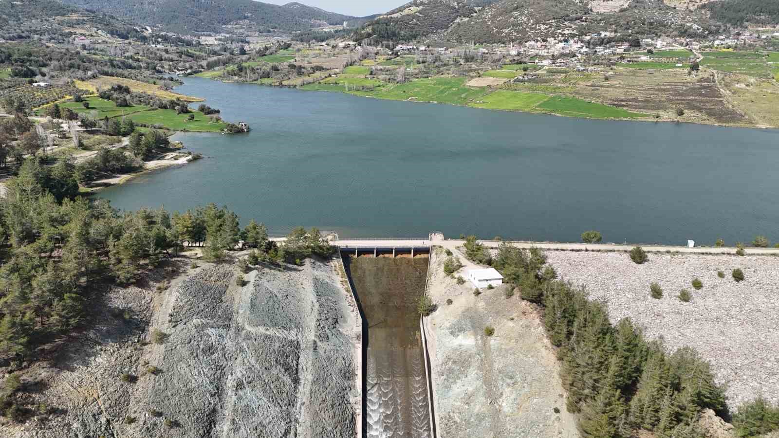 Hatay’da 3 ayda kentin 547 günlük içme suyu depolandı
Hatay’da 3 ayda kentin 547 günlük içme suyu depolandı