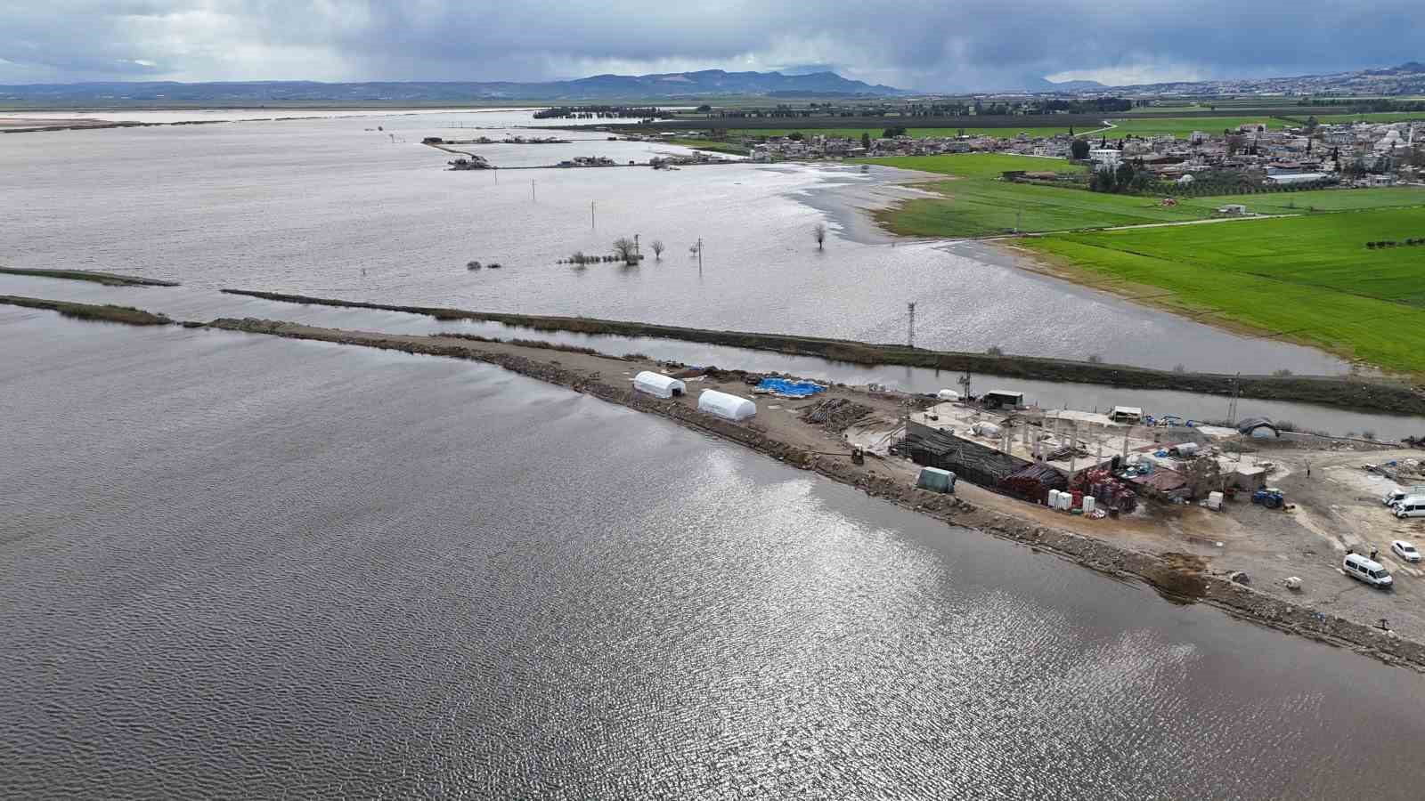 Hatay’da 3 ayda kentin 547 günlük içme suyu depolandı
Hatay’da 3 ayda kentin 547 günlük içme suyu depolandı